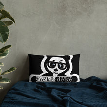 Load image into Gallery viewer, Premium Pillow freke-deke® yin yang panda on black