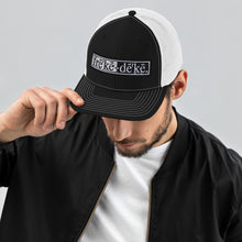 Load image into Gallery viewer, freke-deke® Trucker Cap